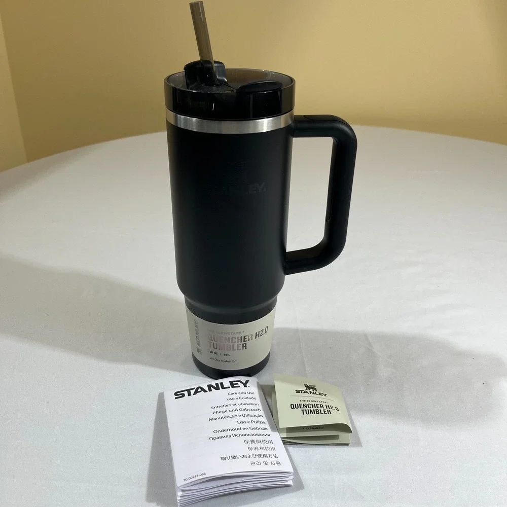 Stanley Quencher H2.0 FlowState 30 oz Tumbler Black New Badger Logo - Picture 2 of 15